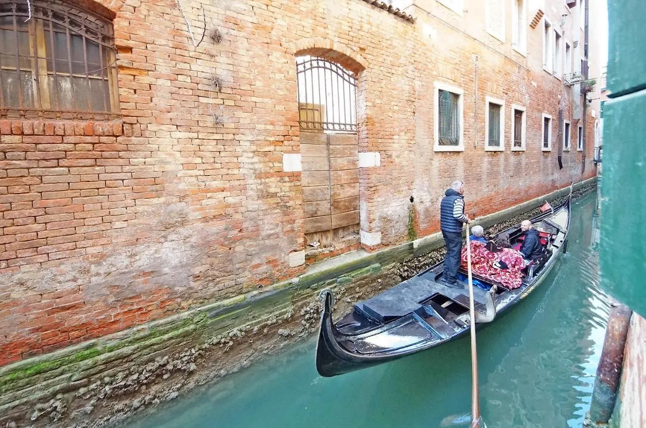 Gondola View Apartment Venice Italy