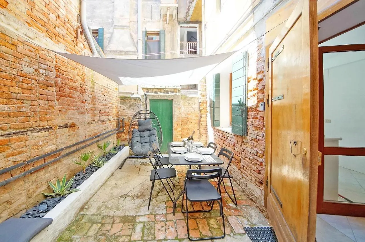 Gondola View Apartment Venice Italy