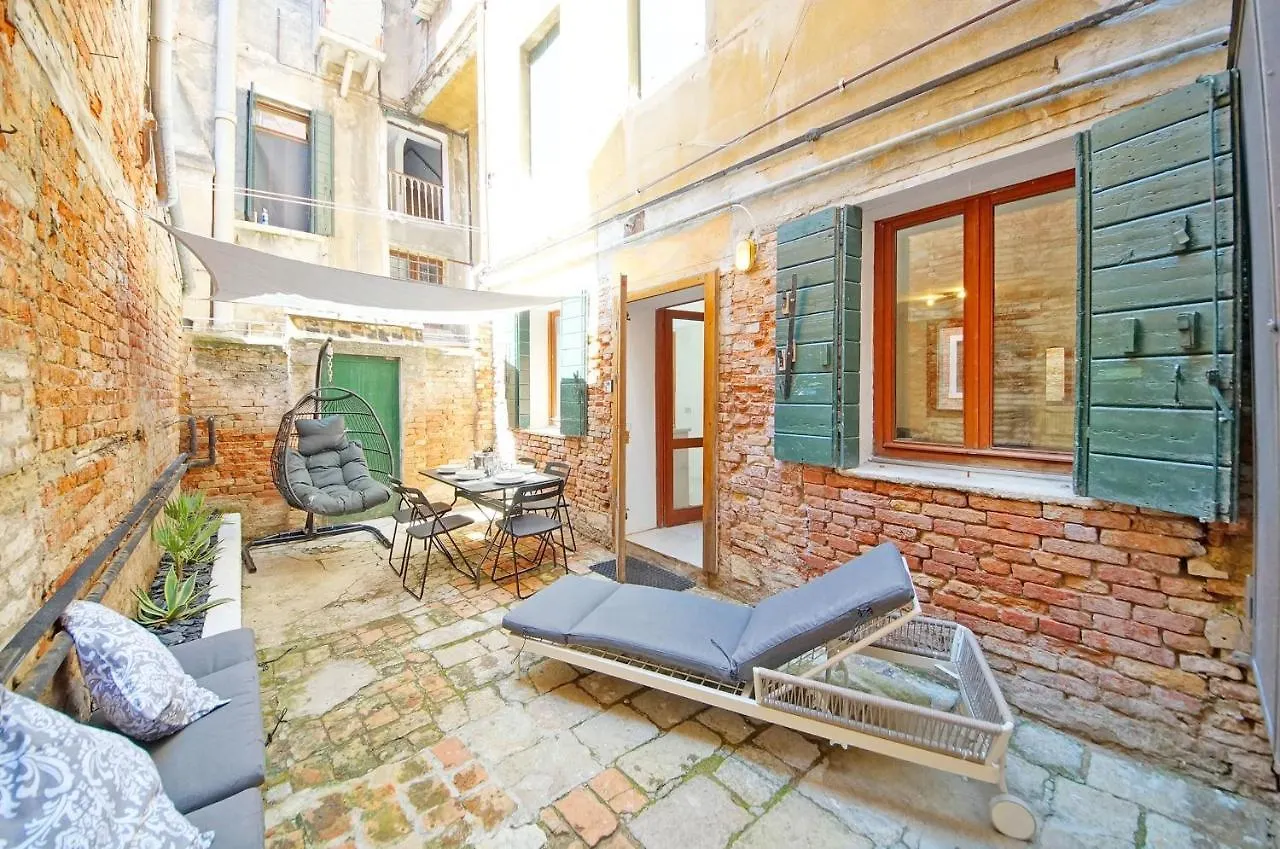 Gondola View Apartment Venice